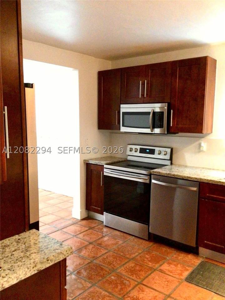 309 Bird Rd #309 - Photo 5 of 22