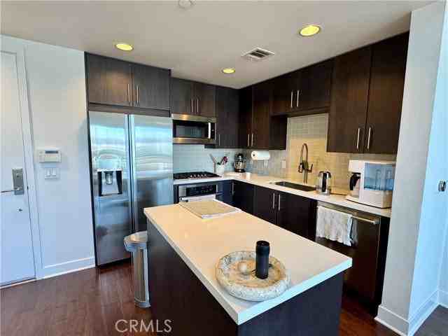 4211 Redwood Ave #408 - Photo 4 of 6