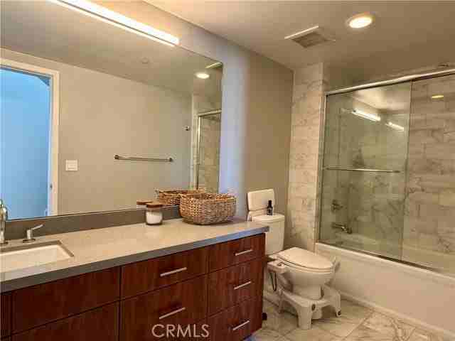 4211 Redwood Ave #408 - Photo 5 of 6