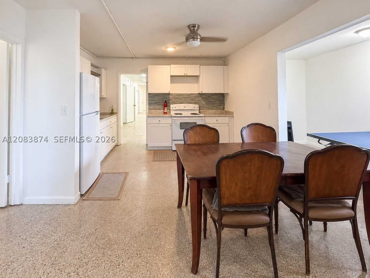 519 Nw 23rd Ave - Photo 6 of 30