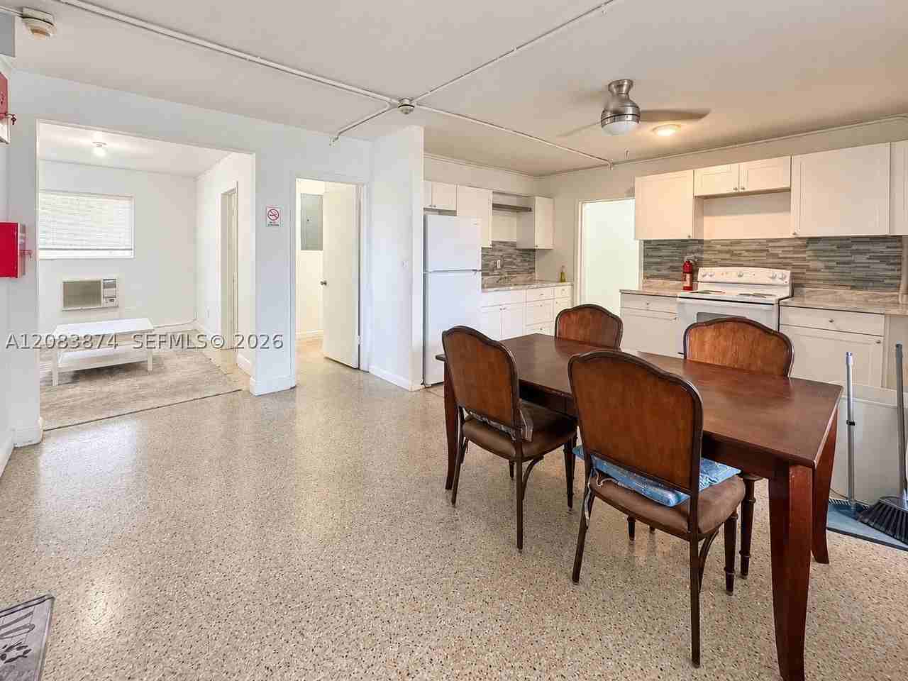 519 Nw 23rd Ave - Photo 7 of 30