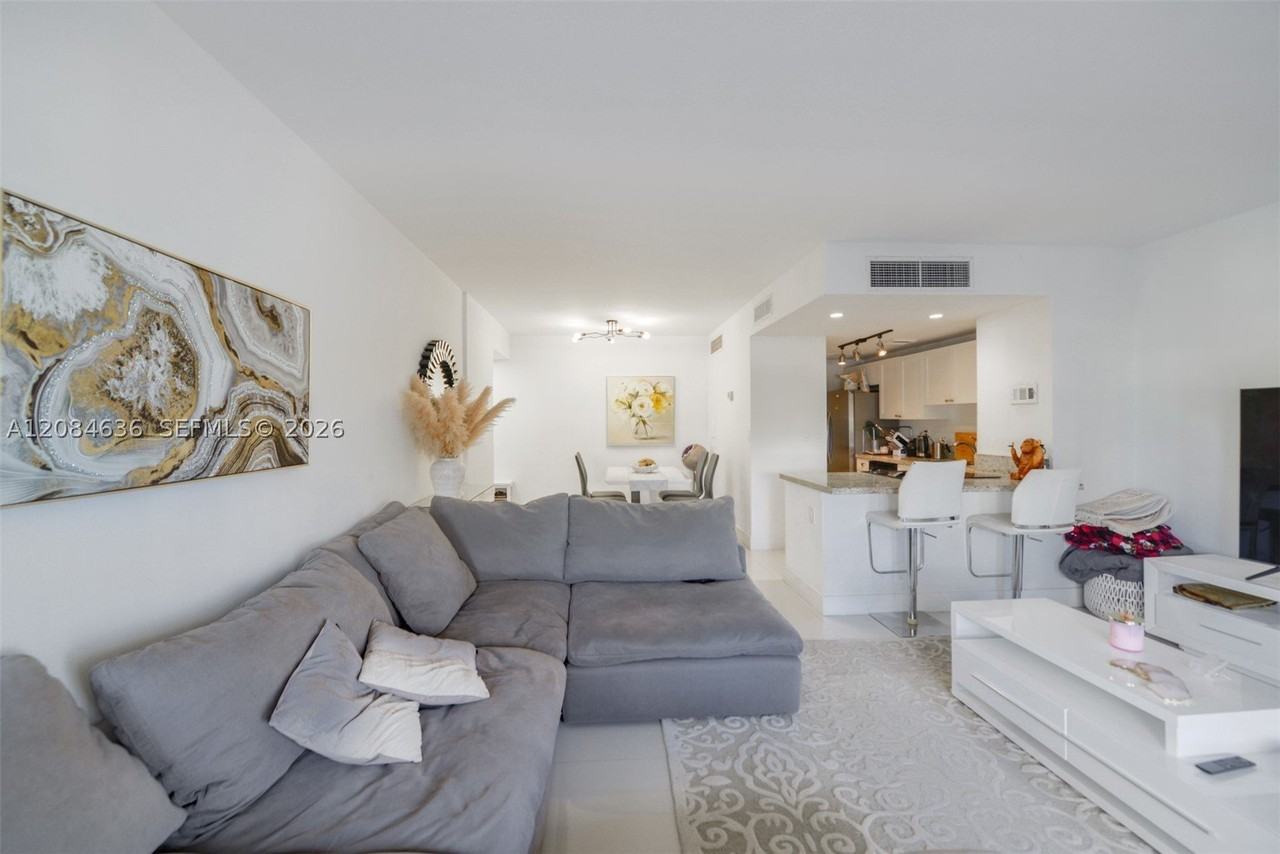 880 Ne 69th St #5L - Photo 6 of 45