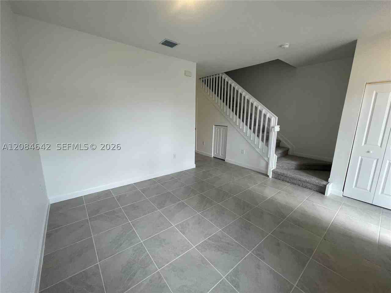 2568 Se 25th Rd #2568 - Photo 4 of 36