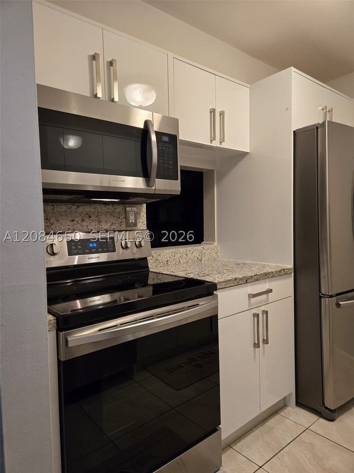 14321 N Kendall Dr #210F - Photo 7 of 22