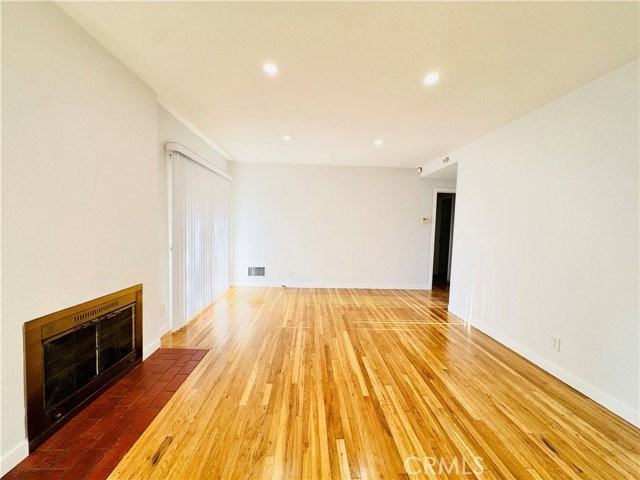 8201 Delco Ave - Photo 6 of 8