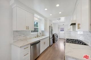 149 S Kenter Ave - Photo 5 of 8