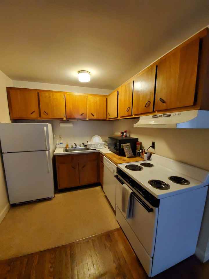 33 Lindale St #7