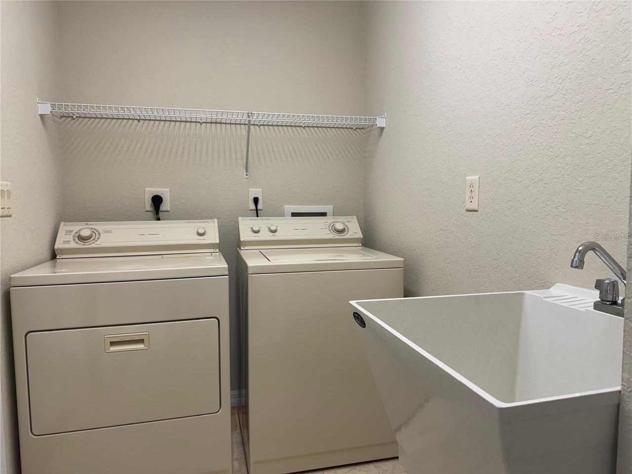 1014 Ne 22nd Ave - Photo 5 of 20