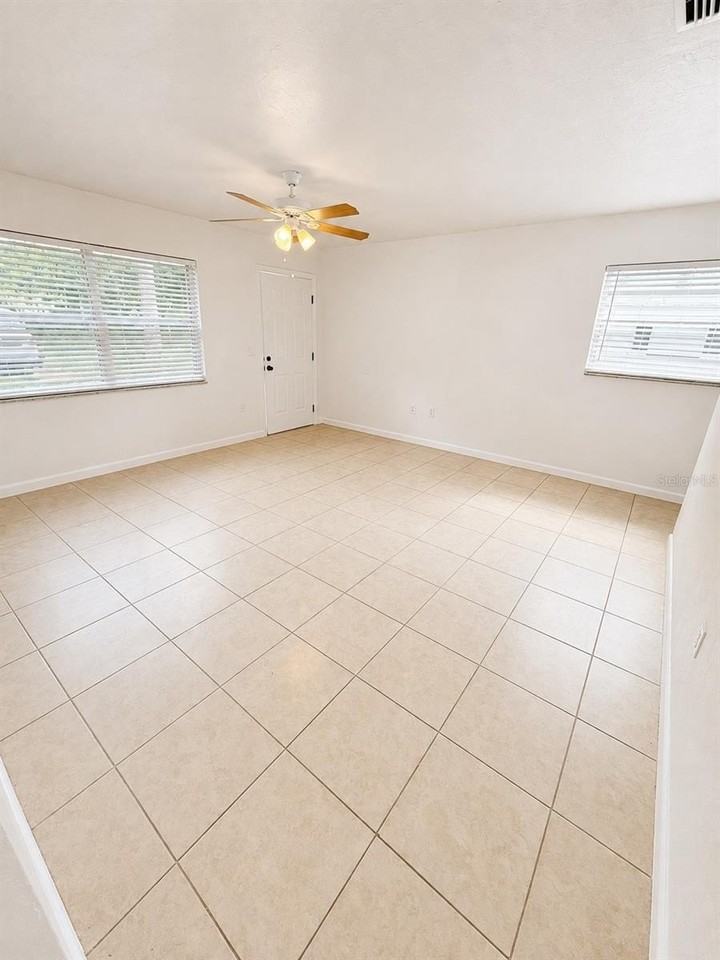 1632 Ne 71st Pl - Photo 3 of 12