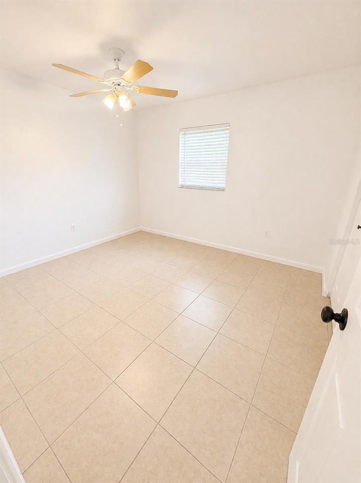 1632 Ne 71st Pl - Photo 7 of 12