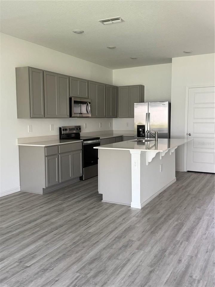 2729 Gladiola Rd - Photo 4 of 14