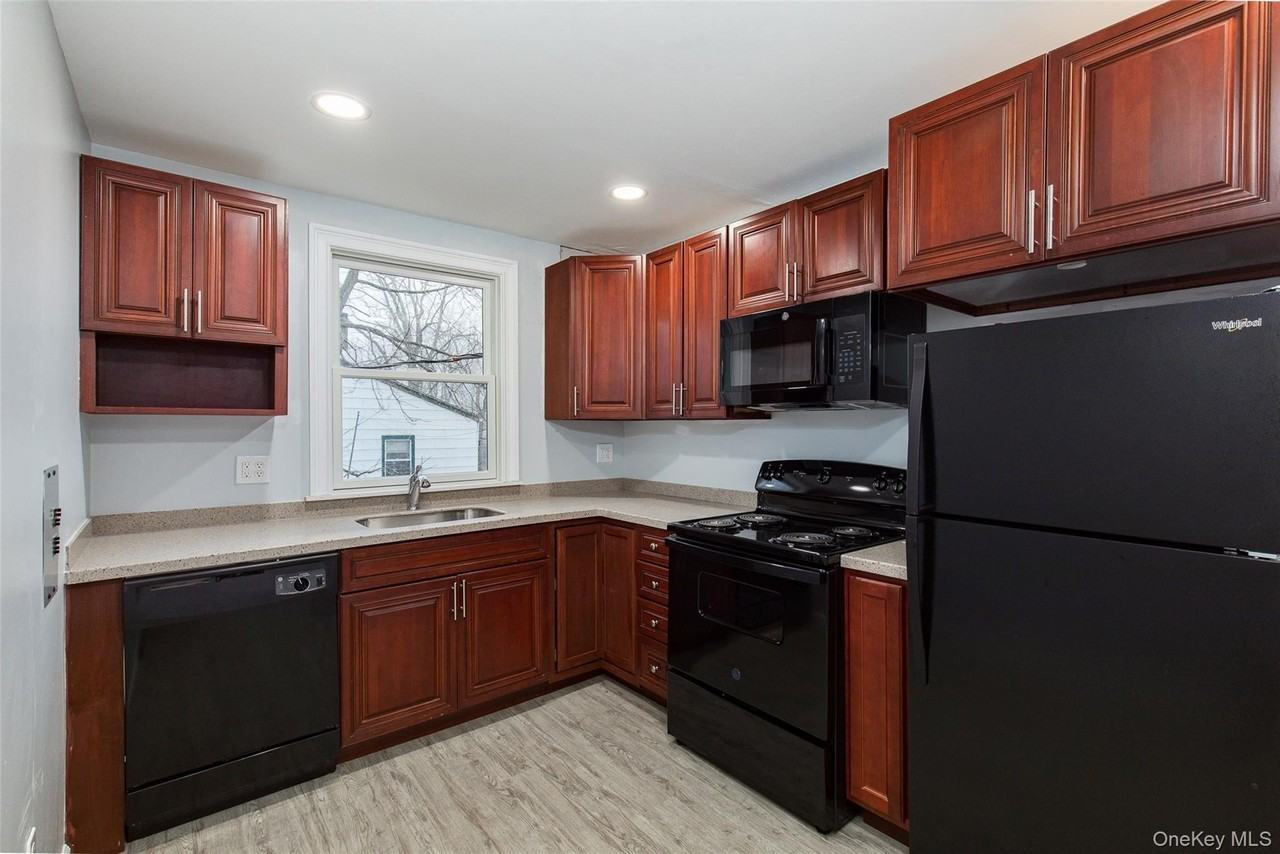 1 Bain Ave - Photo 2 of 12