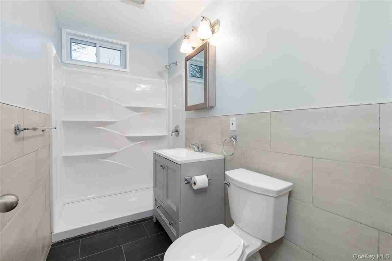 1 Bain Ave - Photo 5 of 12