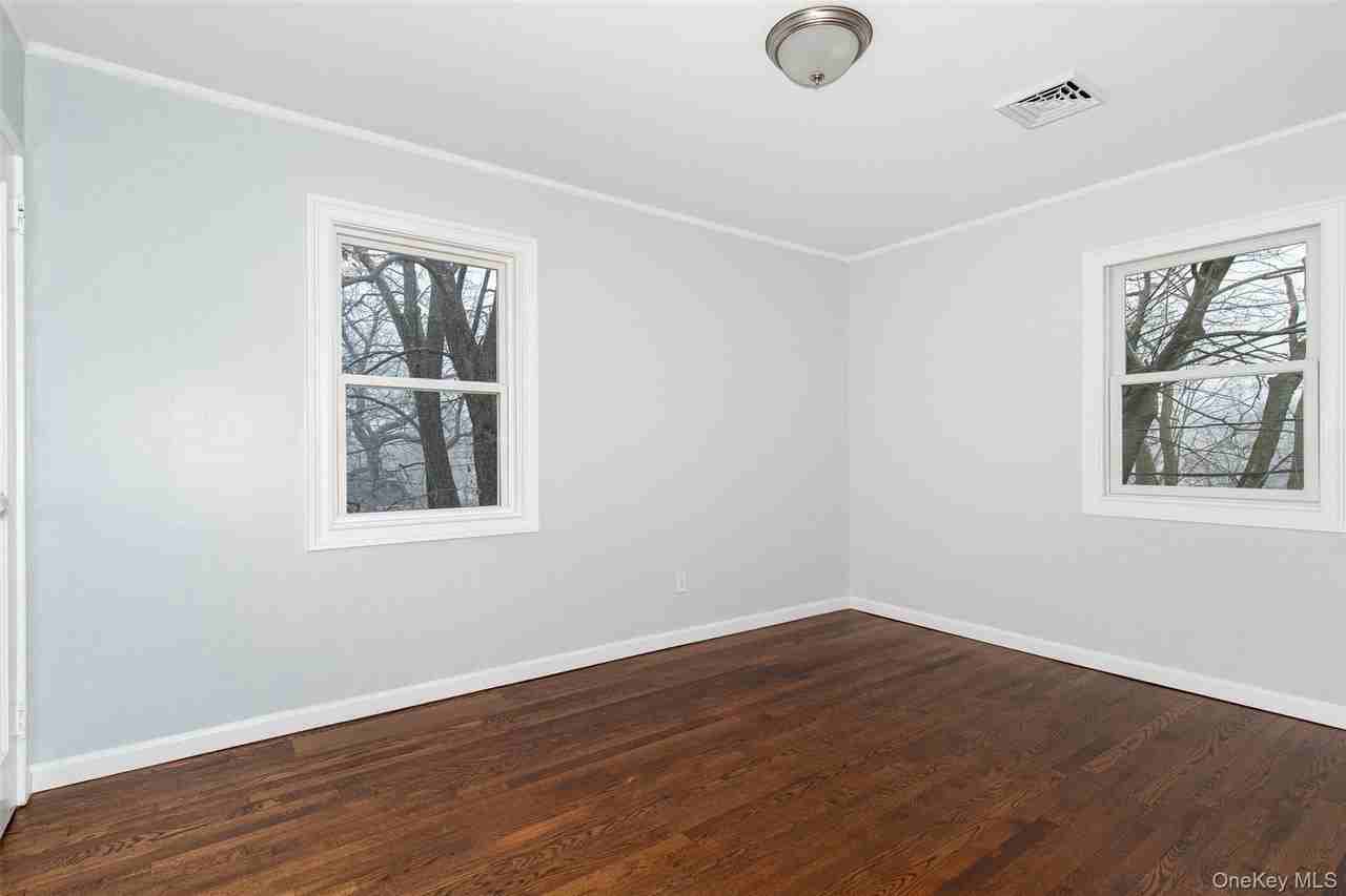 1 Bain Ave - Photo 6 of 12