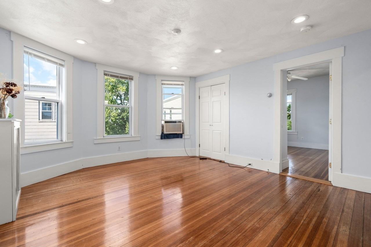 93 Easton St #3 - Photo 7 of 17