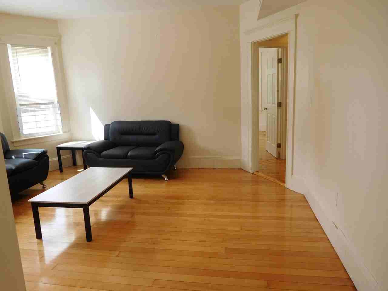 81 Kenoza Ave #2 - Photo 5 of 13