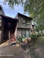 featured image of 10 Lexington Ct #D