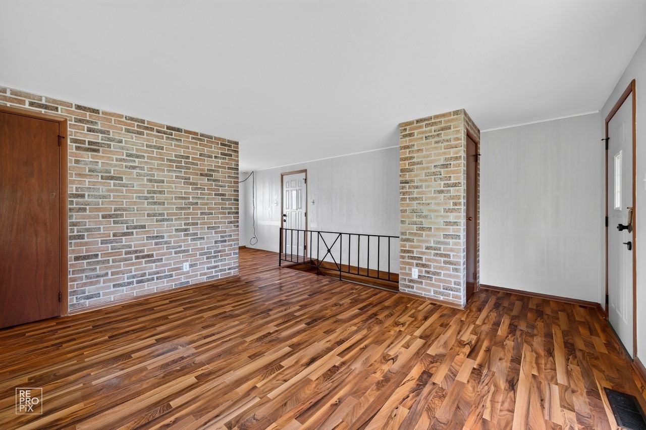 114 S Willow Ln - Photo 4 of 12