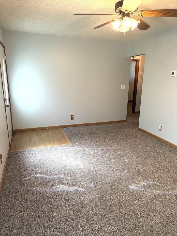 555 W Bluff St - Photo 2 of 8