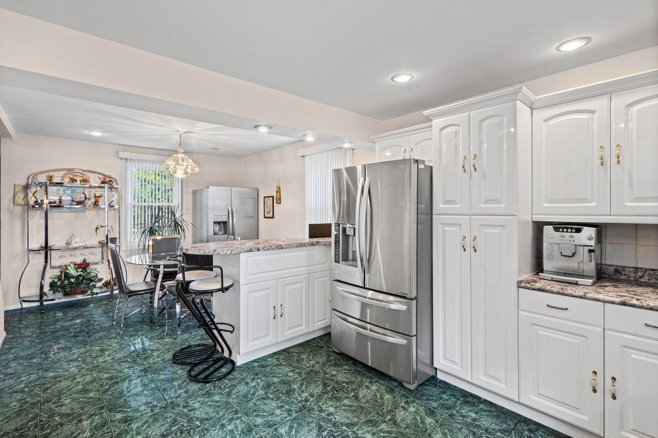 2011 E Touhy Ave - Photo 4 of 16