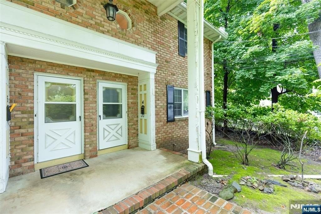 87 Poplar St #4 - Photo 3 of 22