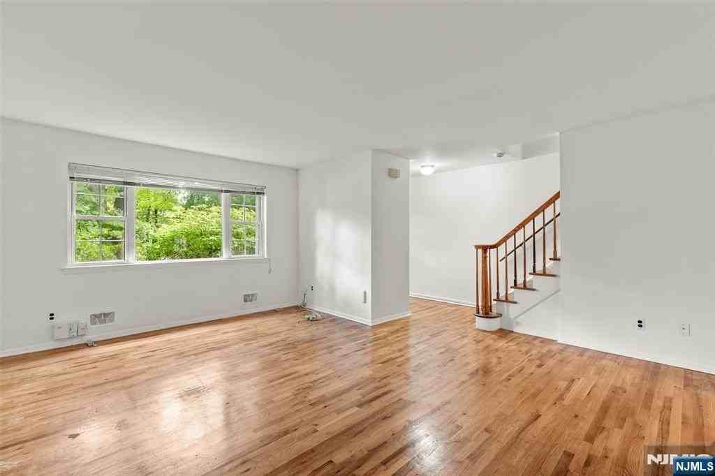 87 Poplar St #4 - Photo 4 of 22