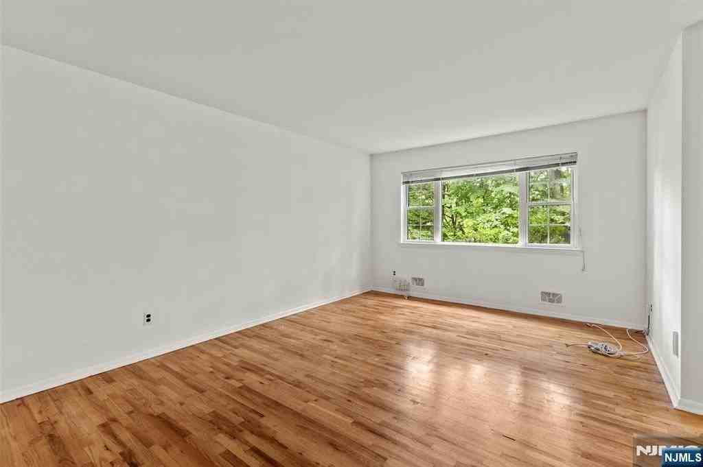 87 Poplar St #4 - Photo 5 of 22