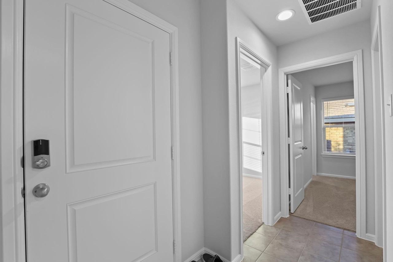 5801 Bull Creek Ln - Photo 5 of 24