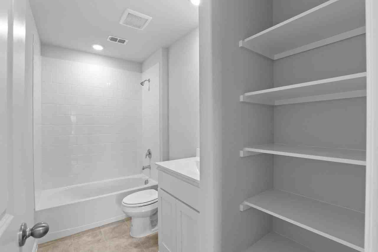 5801 Bull Creek Ln - Photo 7 of 24