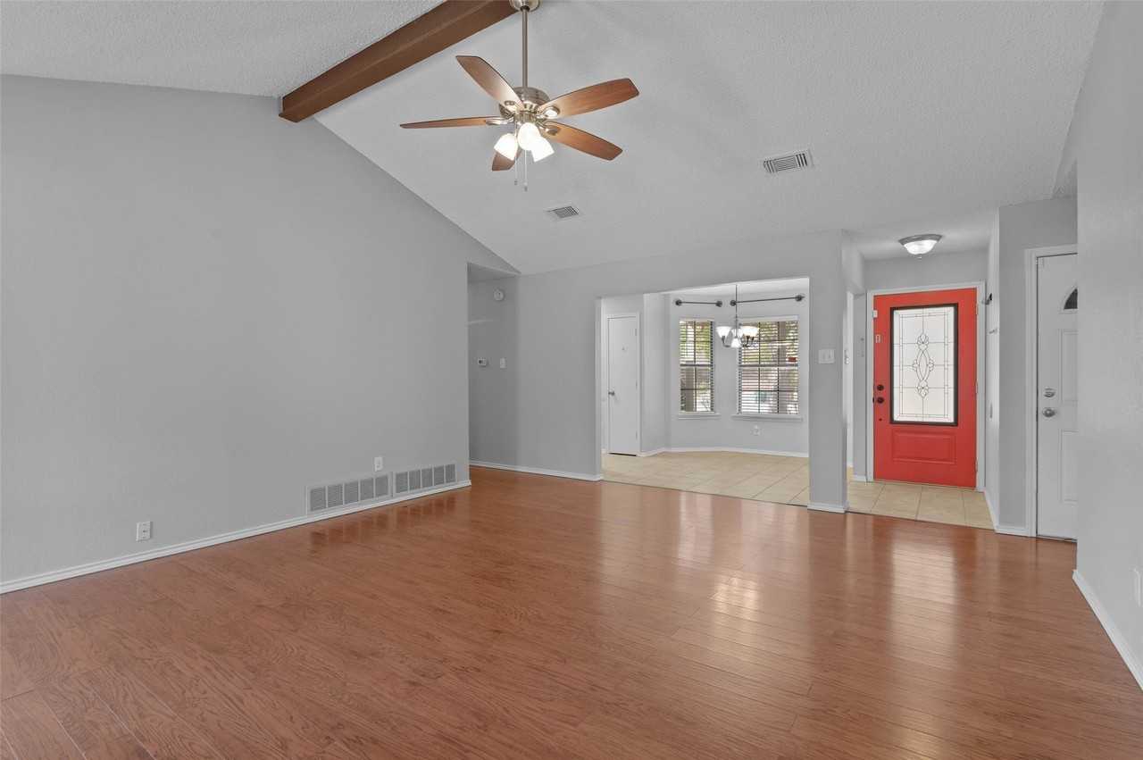 2812 Terry Ct - Photo 3 of 29