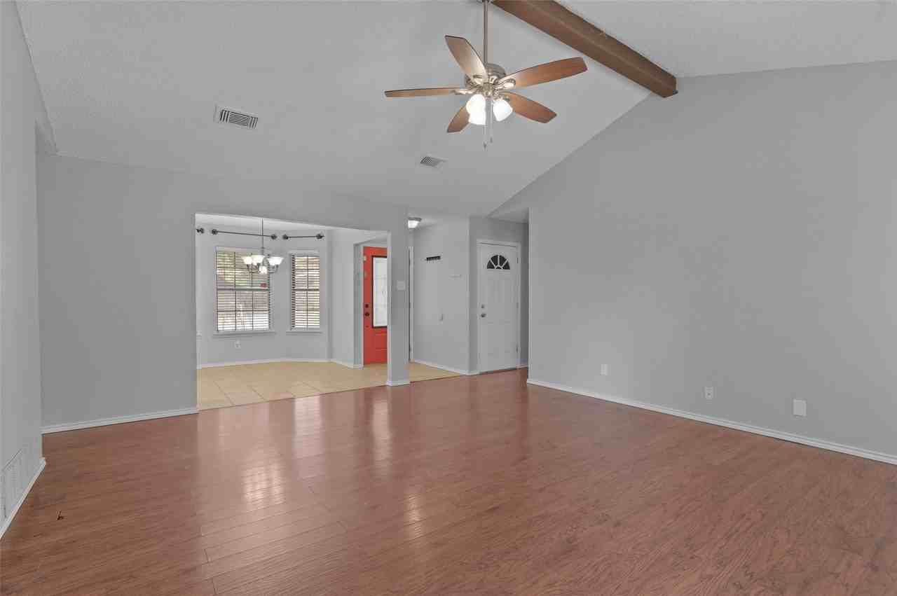 2812 Terry Ct - Photo 4 of 29