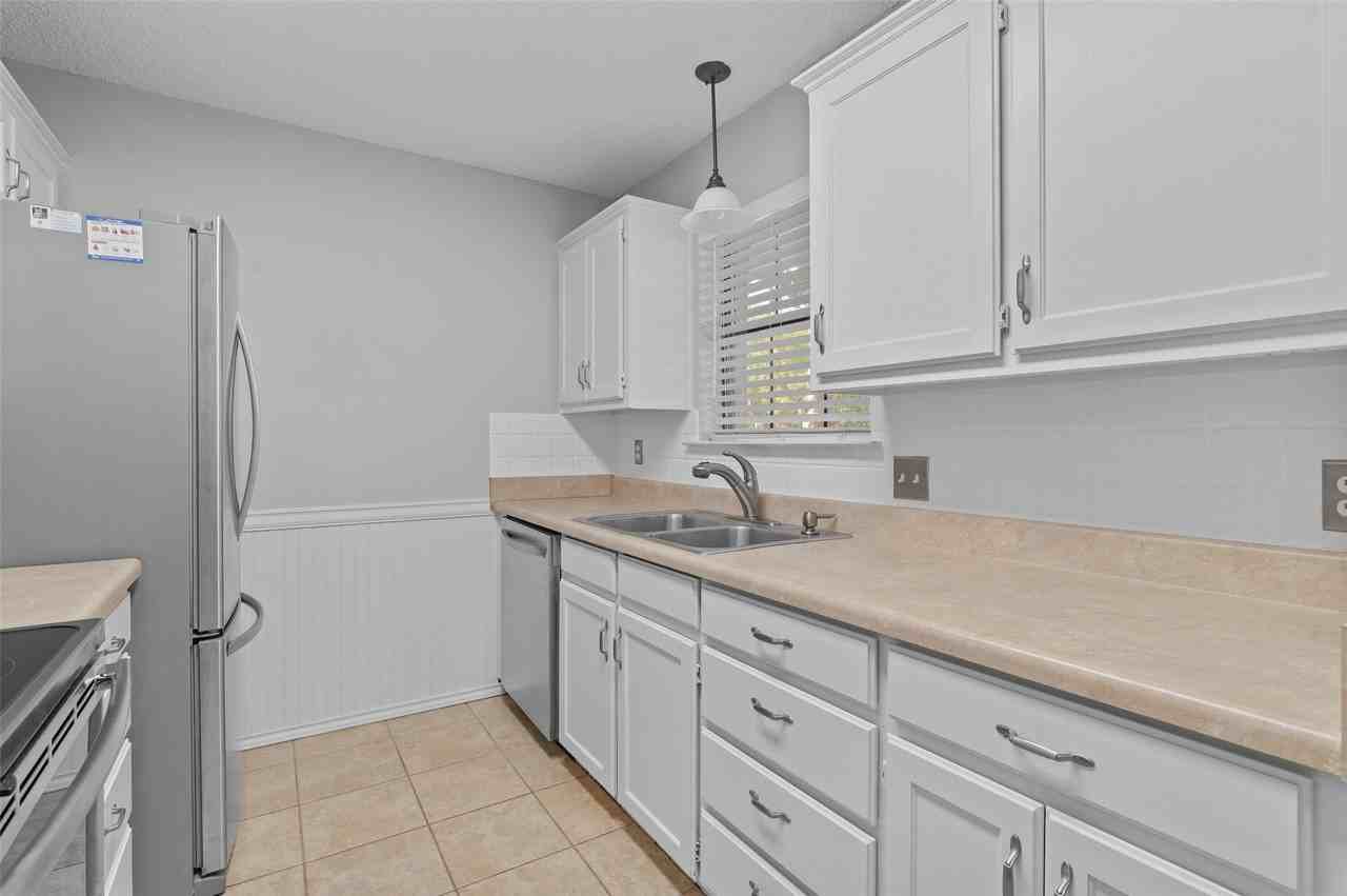 2812 Terry Ct - Photo 7 of 29