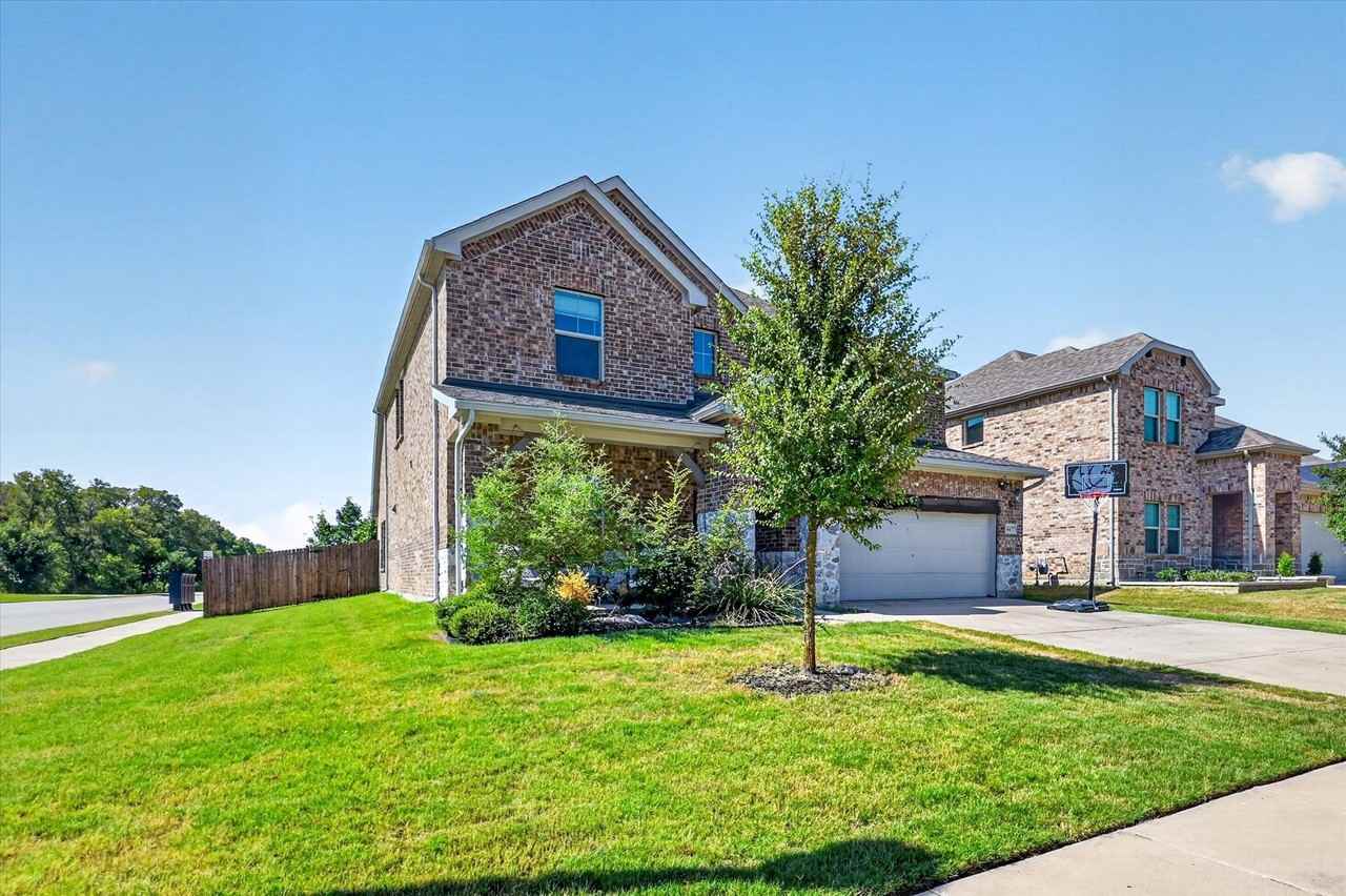 447 Crystal Clear Ln - Photo 2 of 29