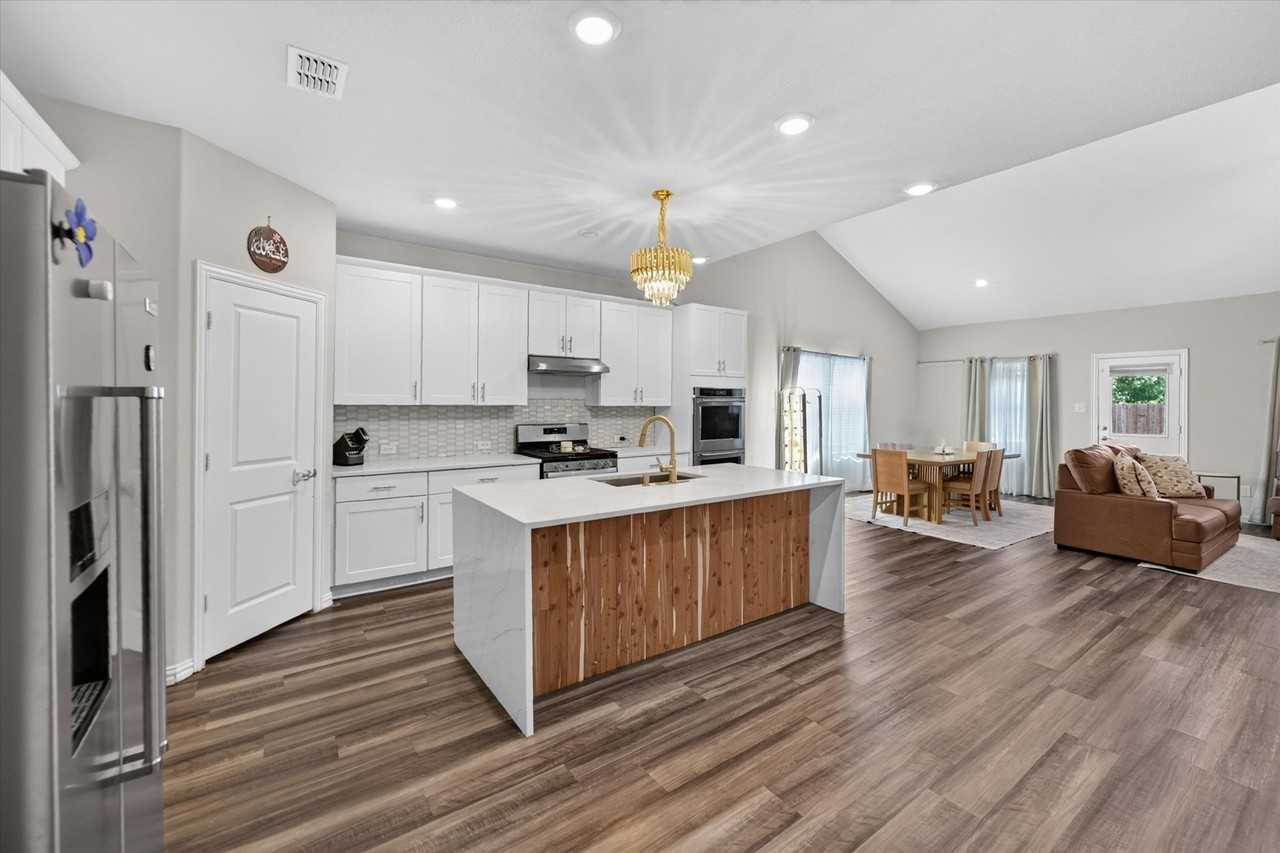 447 Crystal Clear Ln - Photo 7 of 29