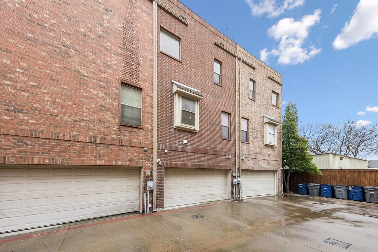 2028 N Haskell Ave - Photo 4 of 19