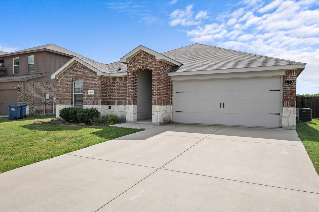 1322 Community Way - Photo 3 of 21