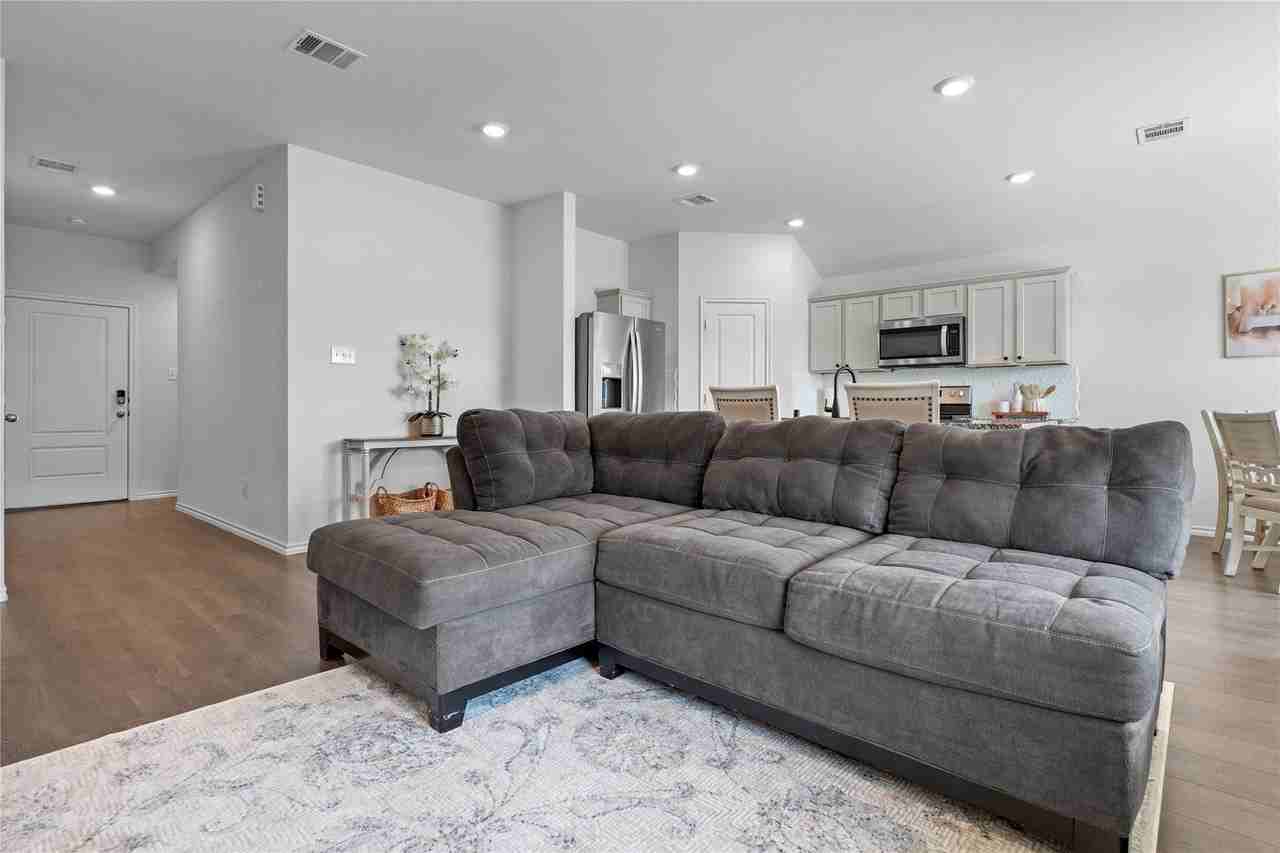 1322 Community Way - Photo 4 of 21