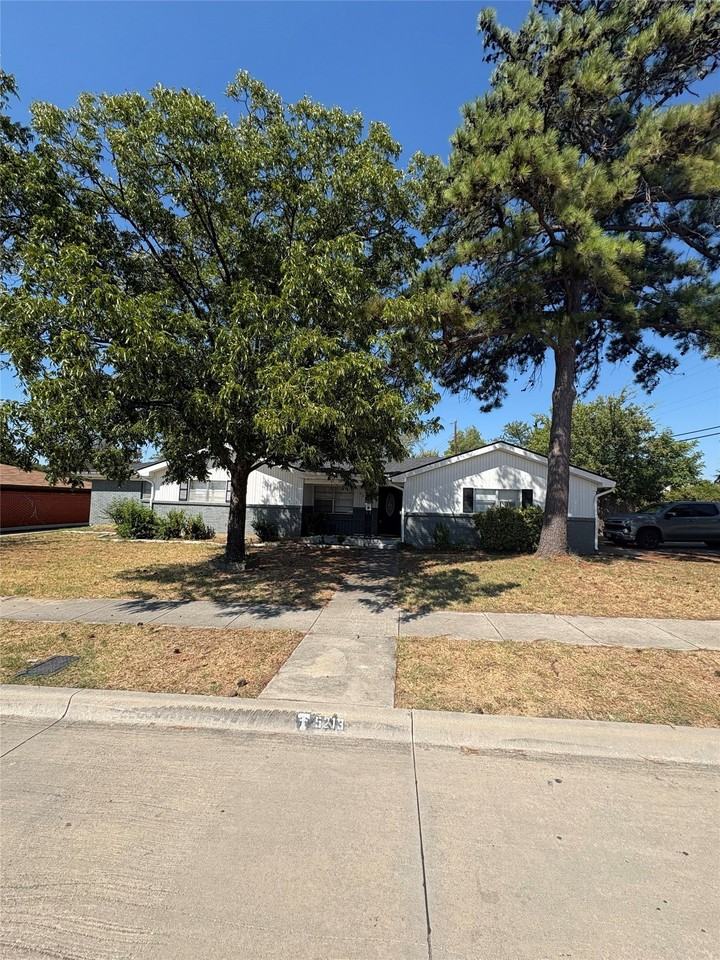 5213 Colorado Blvd - Photo 3 of 12