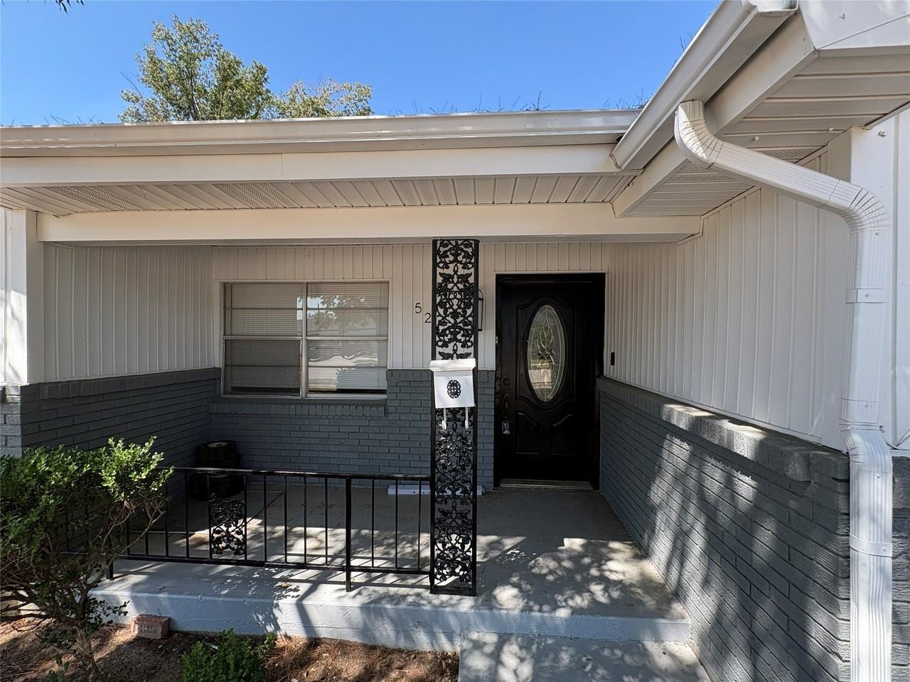 5213 Colorado Blvd - Photo 4 of 12