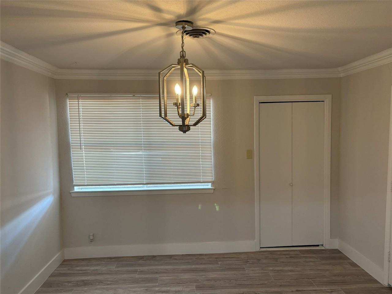 5213 Colorado Blvd - Photo 6 of 12