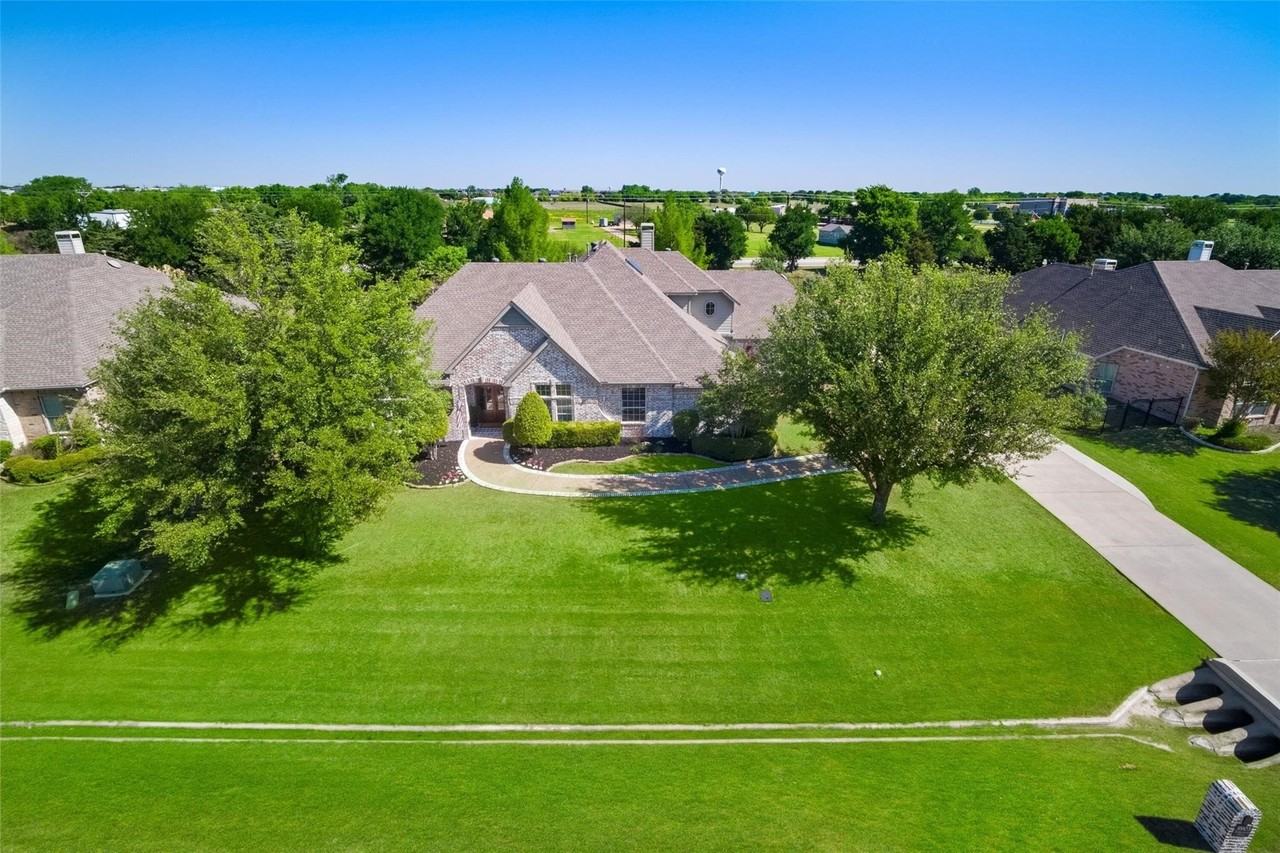 5903 Ridgemore Dr - Photo 2 of 37