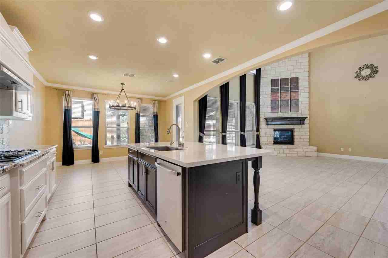 14640 Huffman Ln - Photo 3 of 11