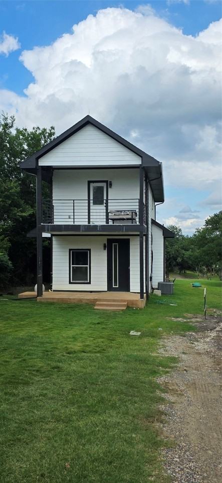 956 Lloyds Rd - Photo 2 of 18