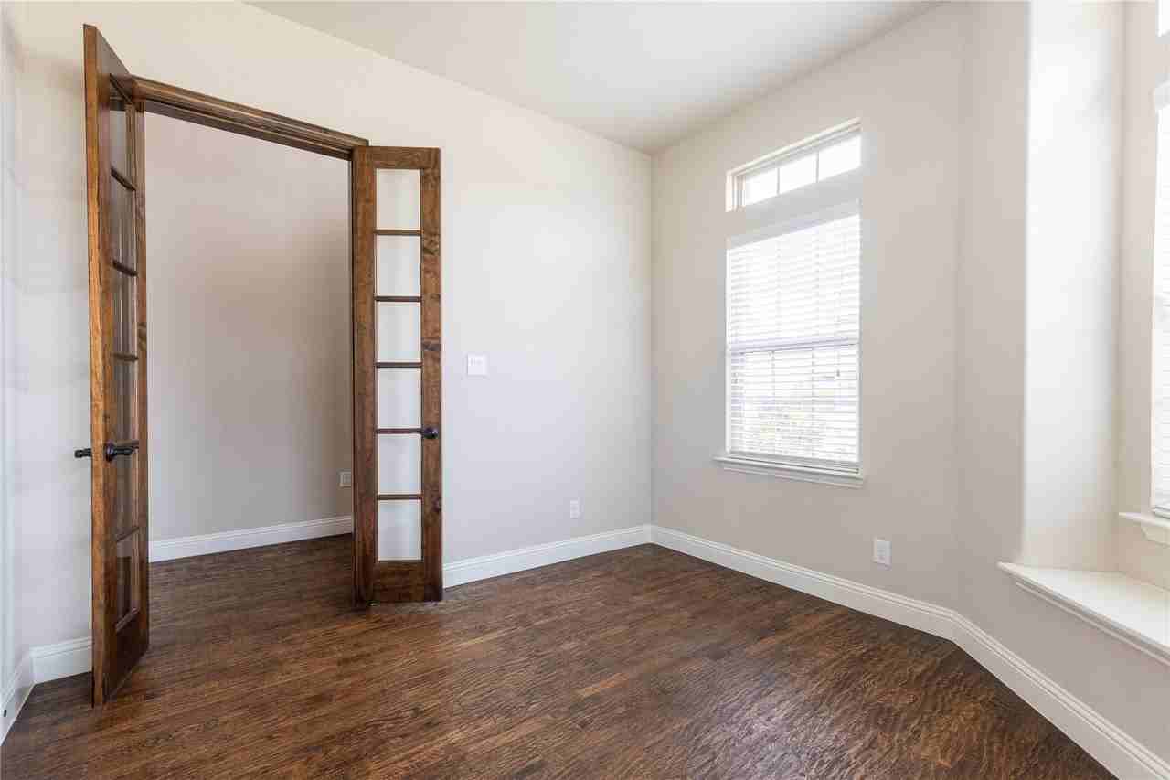 3312 Blue Jay Ln - Photo 5 of 37