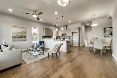 5805 Rivendell Dr - Photo 4 of 17