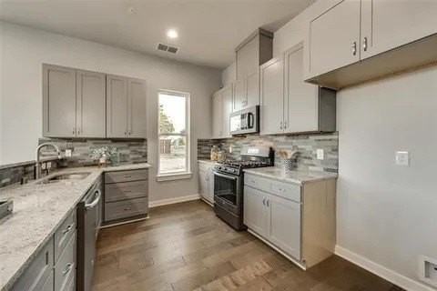 5805 Rivendell Dr - Photo 7 of 17