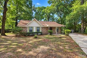 featured image of 405 Cornwall Cir