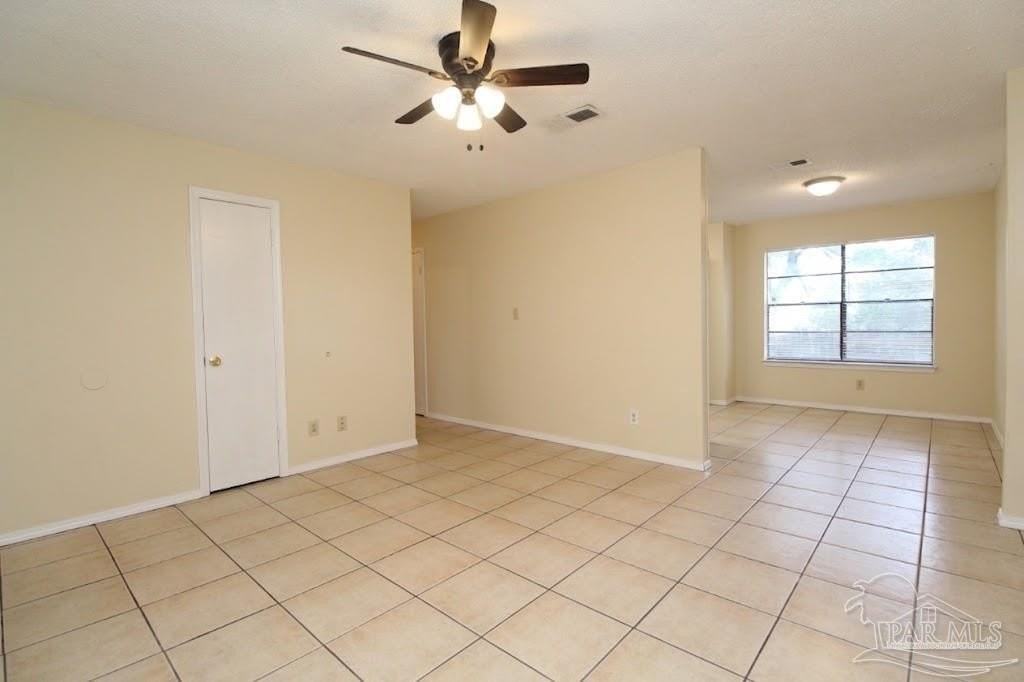 405 Cornwall Cir - Photo 3 of 17