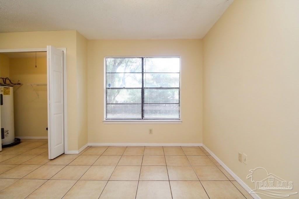 405 Cornwall Cir - Photo 6 of 17