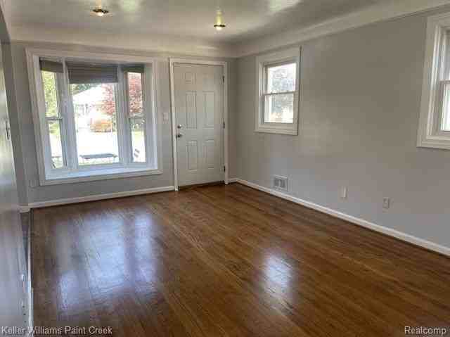 29706 Taylor St - Photo 2 of 12